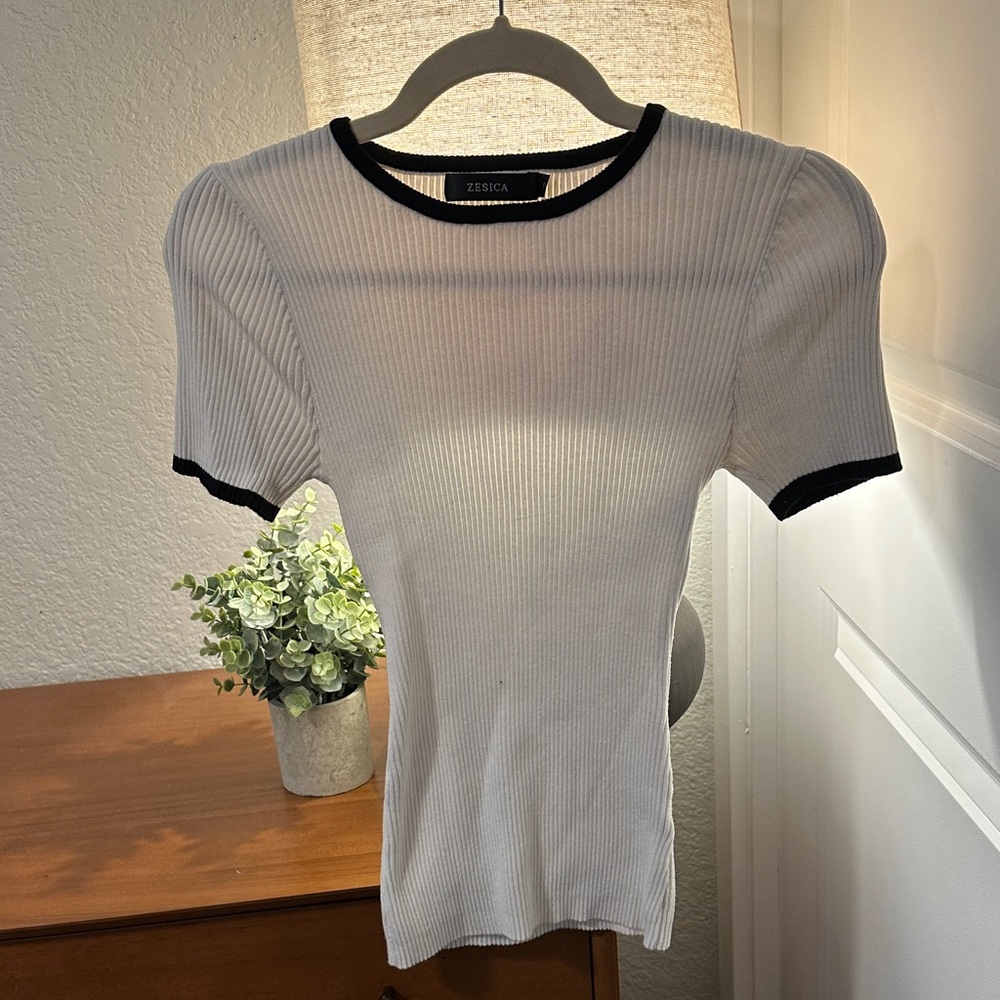Women's White Ribbed Top